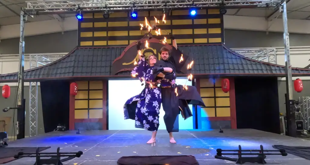 Performance pyrotechnique pour mariage avec déambulation de jongleurs de feu à Namur